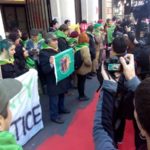 COP21: Movimiento campesino protesta ante multinacional del Agro